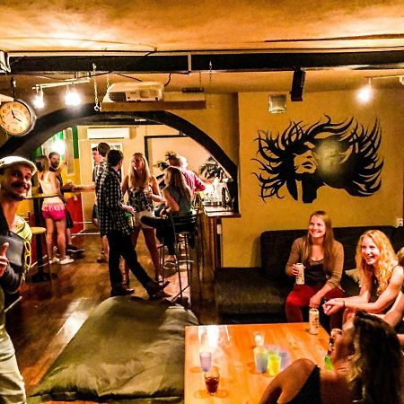 زادار The Mellow Monkey Hostel المظهر الخارجي الصورة