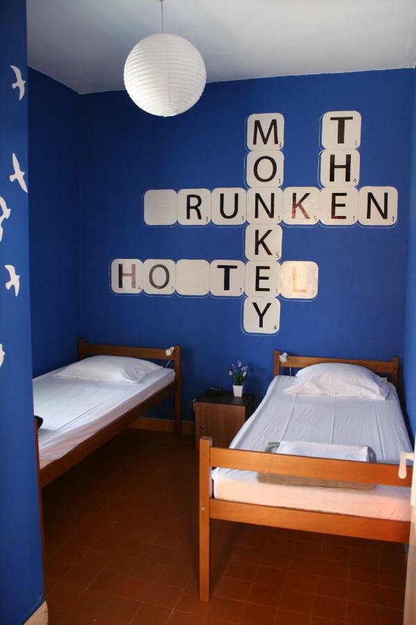 زادار The Mellow Monkey Hostel المظهر الخارجي الصورة